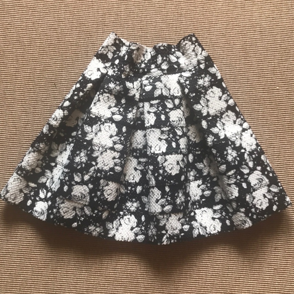 Pleated Floral Skirt (size small)